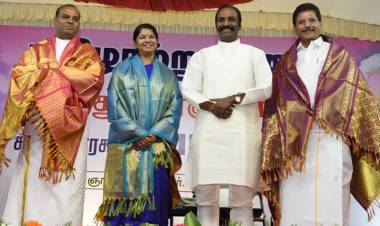 சட்டத்தின் துணையின்றி இங்கு எதையும் சாதிக்க முடியாது: கவிஞர் வைரமுத்து