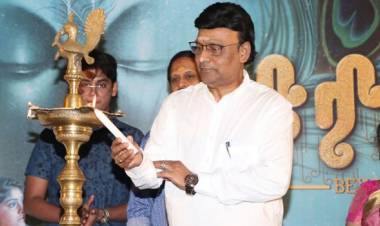 எடப்பாடி பழனிச்சாமிக்கு குருவாயூரப்பன் அருள் உள்ளது : சினிமா விழாவில் கே.பாக்யராஜ் வேடிக்கைப் பேச்சு!