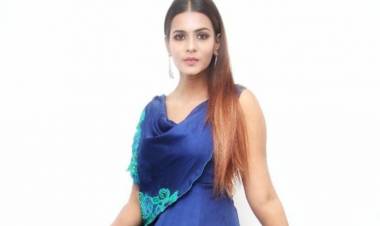 Actress Meera Mitun Latest Stills