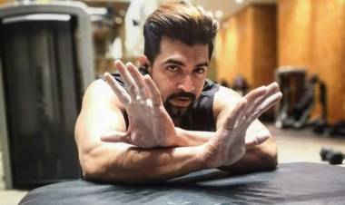 National Award Winning actress in Arun Vijay's "BOXER"