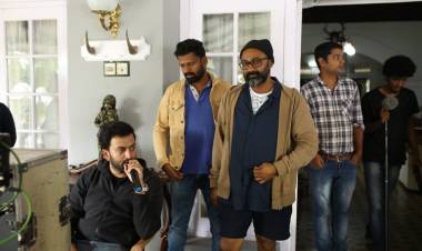 மோகன்லாலுக்காக இயக்குனராக அவதாரம் எடுத்த நடிகர் பிரித்விராஜ்