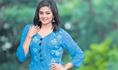 நடிகை பிரியாமணி பிறந்தநாள்