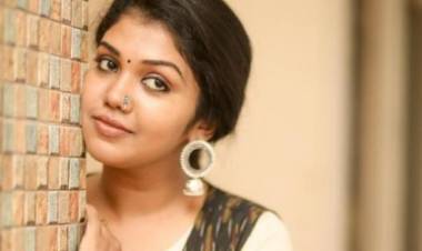 Pretty Actress Riythvika latest stills