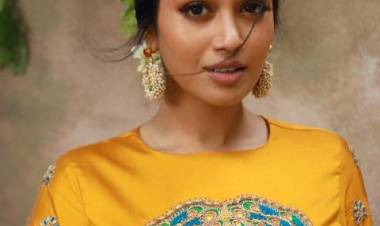 Actress NivethaPethuraj Latest Stills