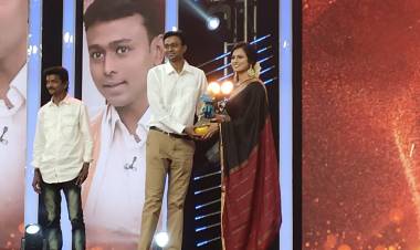 Astrologer BalajiHassan wins Viral Common Man of the Year 2019 at BlackSheepTamil Digital Awards !!