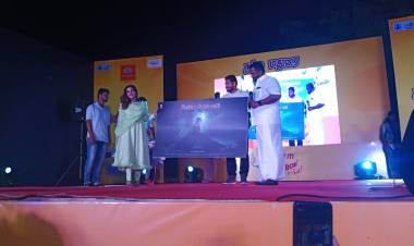 Cinderella SakshiAgarwal 's First Look launched in RadioMirchi 's  " நம்ம மதுரை " event at Madurai