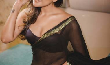 Actress Sakshi Agarwal looking gorgeous in black attire