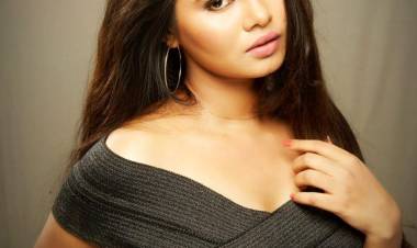 Fashion Star SanRiyah plays an impressive part in Pollathaulagilbayangaragame