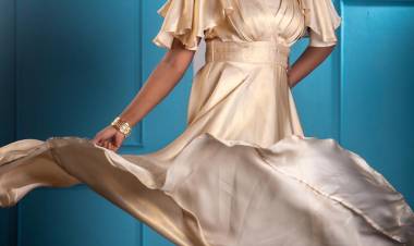 Actress Riythvika shimmers in golden hues