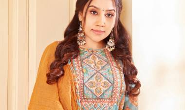 "மன்னிப்பு கேட்கும் எண்ணம் இல்லை"  திவ்யா சத்யராஜ்