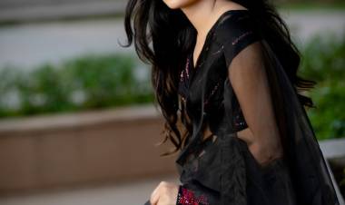 Eye-pleasing Beauty! @mirnaaofficial 