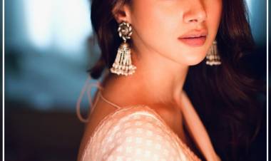 Birthday wishes to the most happening actress, gorgeous diva @aditiraohydari from  Team #MahaSamudram.