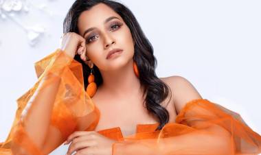 வெள்ளித்திரையில் கலக்க வரும் இளம் நடிகை அபர்நதி! 