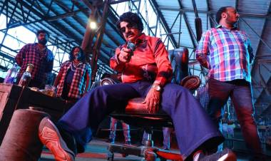 #NaangaRombaBusy stills. directed by #Badri  #நாங்கரொம்பபிசி  #SundarC #avnimovies 