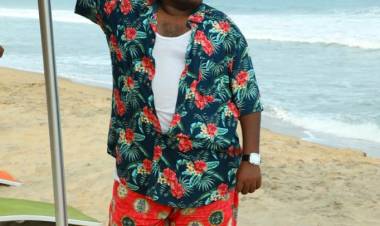 #NaangaRombaBusy stills. directed by #Badri  #நாங்கரொம்பபிசி  #SundarC #avnimovies 