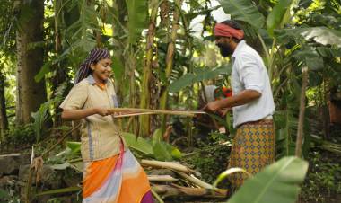 Herewith sending the stills and Cast & Crew of the movie  'Thean' - 'தேன்'