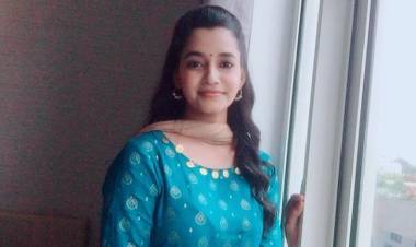 நான் அபர்ணதி. எனது நடிப்பில் வெளியாகவிருக்கும் ' தேன்' 