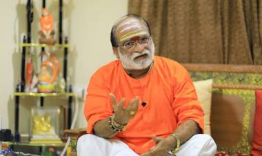 அரிவராசனம் விருதை பெறும் பிரபல ஆன்மீக பாடகர் வீரமணி