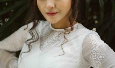 The Heavenly Look Of Actress #ShrithaShivadas Gives A Perfect Beauteous & Hormonious Look!!