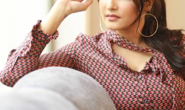 Actress #AnjenaKriti, Scintillate With Her Stunning & Stylish Look!