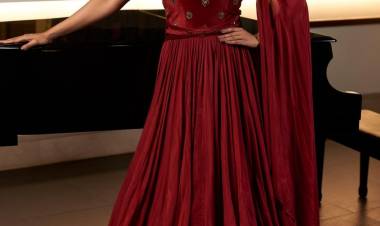 @Nivetha_Tweets looks graceful in the recent photoshoot images