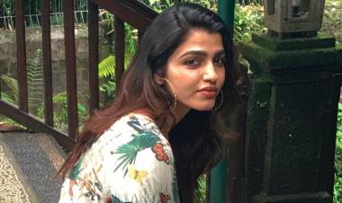 Actress #SaiDhanshika's Latest Casual Stills Brings Out The Charm In Her With Her Striking Look!! 