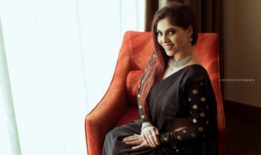 Beautiful Actress #SherinShringar @knowsherin  strikes some stunning poses in this beautiful black outfit.