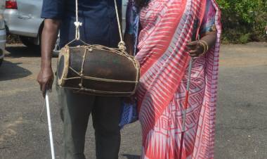 கானாபாலா பாடிய பாடலுக்கு இயக்குனர் சுப்ரமணியம் சிவா கண் தெரியாத கதாபாத்திரத்தில் நடிக்கிறார்.