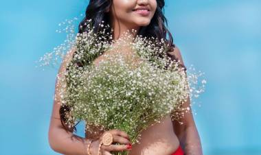 Actress ShaluShamu valentine's day special latest  photoshoot 