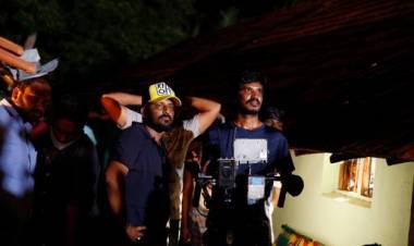 “No.6 Vaathiyar Kaalpandhaatta Kuzhu” 