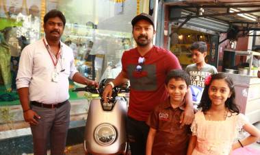 Here are the stills from the event at Mylapore today for the inauguration of Joy E Bike