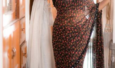 Actress @Anjenakriti ‘s latest stills in her traditional mood !