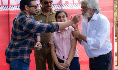 @actorprashanth and @SimranbaggaOffc celebrated their birthdays on the set of #Andhagan.