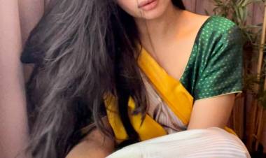 An Beauty Miracle @TanyaHope_offl Steals The Audience Show With Her Beauty In Saree  #TanyaHope