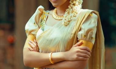 Actress #AnjuKurian Looks Beautiful in this Traditional photoshoot.