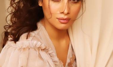 Check out the Scintillating Stills of Gorgeous Actress #TanyaHope from her recent photoshoot