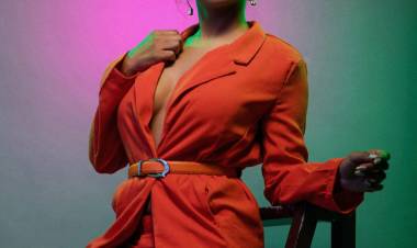 Extravagant photoshoot pictures of Actress @dolly_aish_babieee