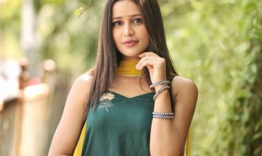 Model and Actress #simrangupta looks stunning in her latest photoshoot stills