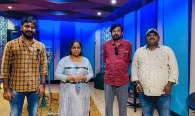 "அழகிய கண்ணே" படத்திற்காக பாடல் பாடிய சைந்தவி GV பிரகாஷ் குமார் !