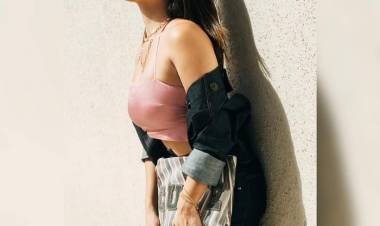 Sunny Leone Feels like Summer