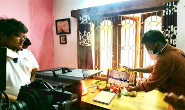 YouTube ல்  பிரபலமான  Temple Monkey சேனல், முன்னணி OTT தளத்துடன் இணைந்து  ஒரு இணைய தொடரை உருவாக்குகிறது.   "குத்துக்கு பத்து" எனும் இத்தொடரை விஜய் வரதராஜ் இயக்குகிறார் !