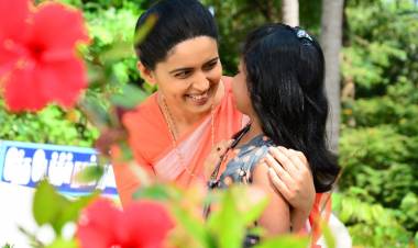 N.M.H இன்டர்நேஷனல் பிக்சர்ஸ் பெருமையுடன் வழங்கும்