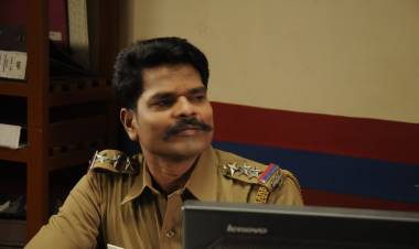 நம்பிராஜ் இயக்கத்தில் வி.ரவி - மதுஸ்ரீ நடிக்கும் " யாரது" படத்தின் கிளைமேக்சில் புதுமை 