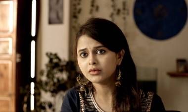 உலக சினிமாவில் முதல் முறையாக 12 மணி நேரத்தில் திரைக்கதை எழுதி படமாக்கப்பட்டிருக்கும் திரைப்படம் '181'.