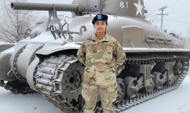 அமெரிக்க ராணுவத்தில் இணைந்த நடிகை அகிலா நாரயணனின் புதிய சாதனை!