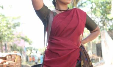 பார்த்திபன், தேவயானி நடிப்பில், 'நினைக்காத நாளில்லை',  'தீக்குச்சி' மற்றும் தெலுங்கில் 'அக்கிரவ்வா' ஆகிய படங்களை தொடர்ந்து, இயக்குனர் ஏ.எல்.ராஜா இயக்கியுள்ள புதிய படம் "சூரியனும் சூரியகாந்தியும்"!