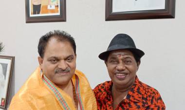 நடிகர் சங்க துணை தலைவர் பூச்சி எஸ் முருகன் அவர்களை இன்று காலை காமெடி நடிகர் போண்டாமணி நேரில் சந்தித்து தனது மருத்துவ சிகிச்சைக்கு உதவியதற்காக நன்றி தெரிவித்தார். 