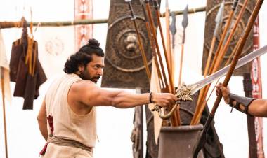 வந்தியத் தேவனின் கேரக்டருக்கே பிறந்தவர் கார்த்தி.  "பொன்னியின் செல்வன்" ஜெயம் ரவி..