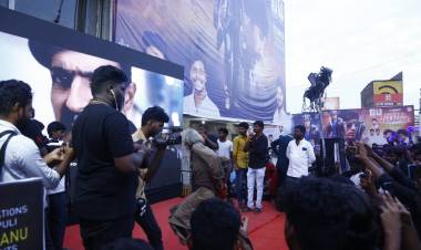 'நானே வருவேன்' படத்தின் டீஸர் ரசிகர்களின் முன்னிலையில் வெளியீடு