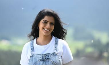 மஹா மூவிஸ் தயாரிப்பில் அனில் கட்ஸ் இயக்கத்தில் வரலக்‌ஷ்மி சரத்குமார் நடிக்கும் ‘சபரி’ படத்தின் படப்பிடிப்பு நிறைவடைந்தது! 